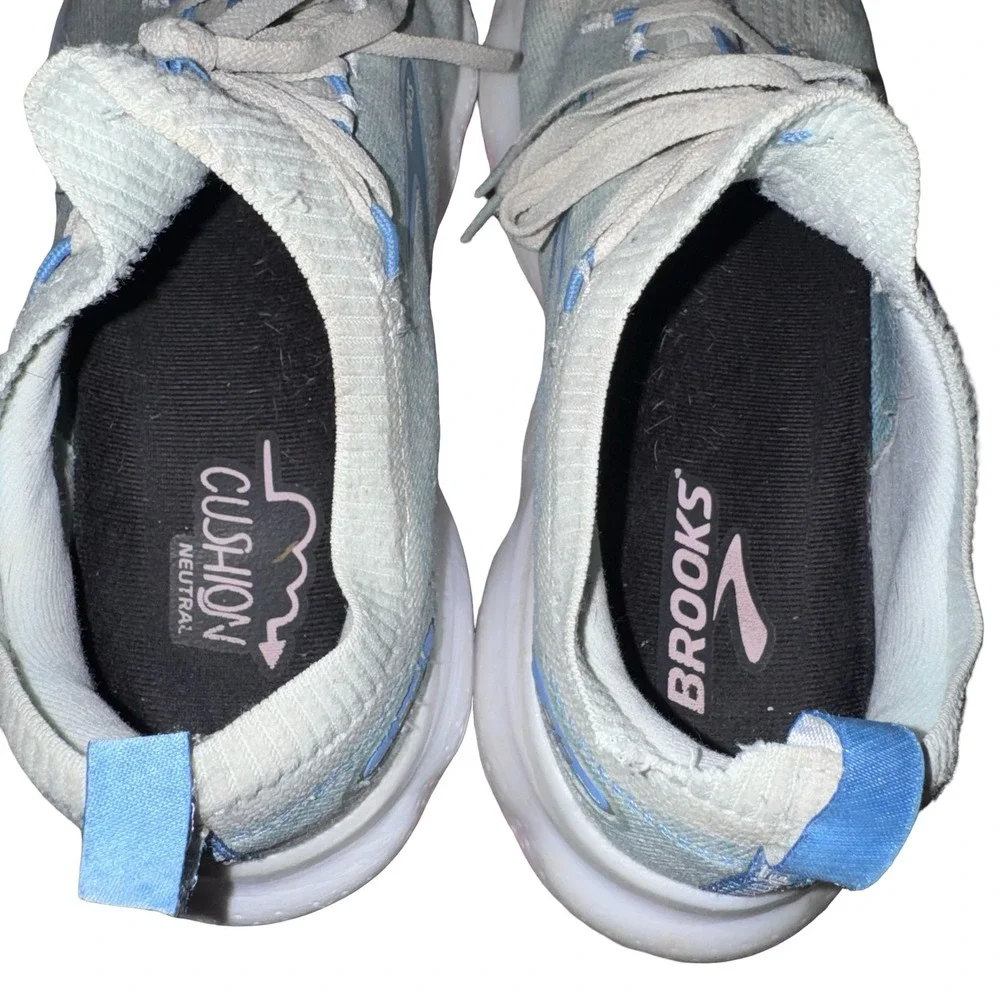 Engineered Flat Knit Mesh Upper